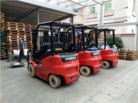 中國(guó)人民銀行采購(gòu)杭州叉車(chē)案例-電動(dòng)叉車(chē)3