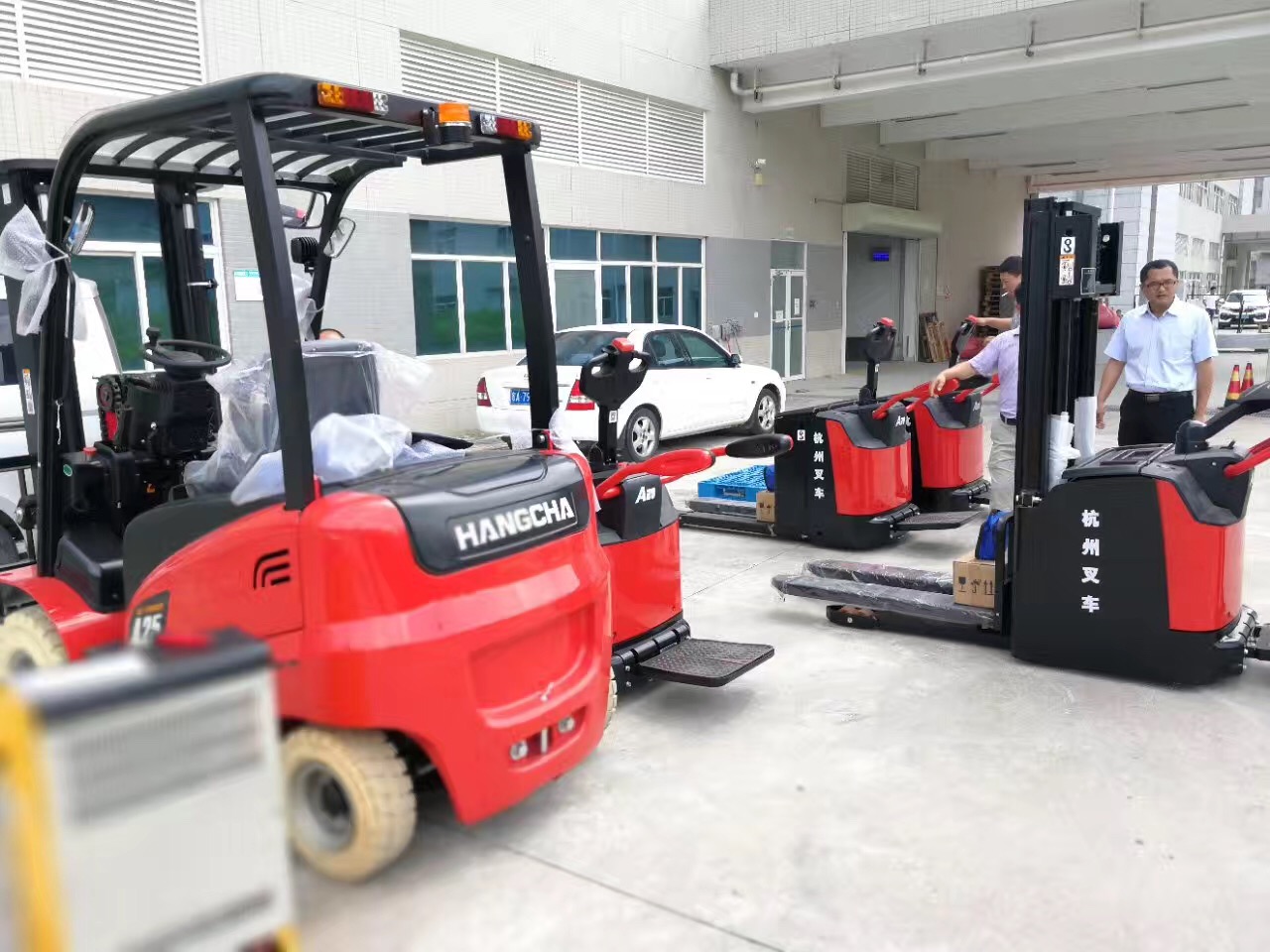 杭州叉車，為醫(yī)藥行業(yè)藥品倉儲管理做貢獻(xiàn)！